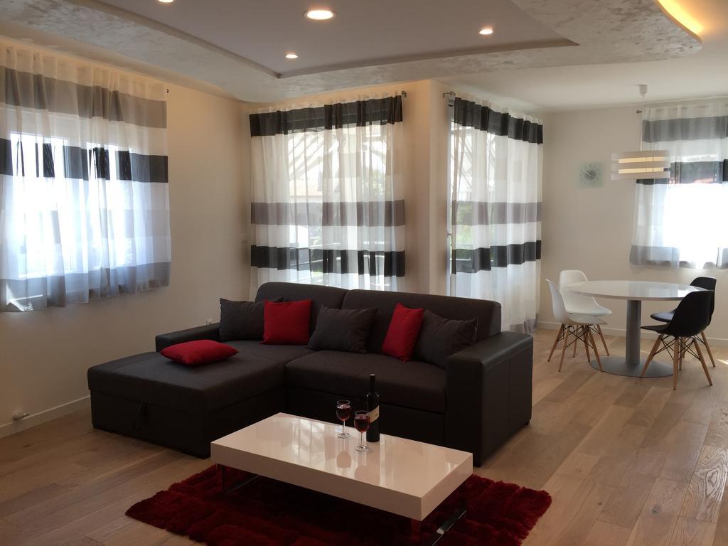 Apartment Panoss ロヴィニ エクステリア 写真